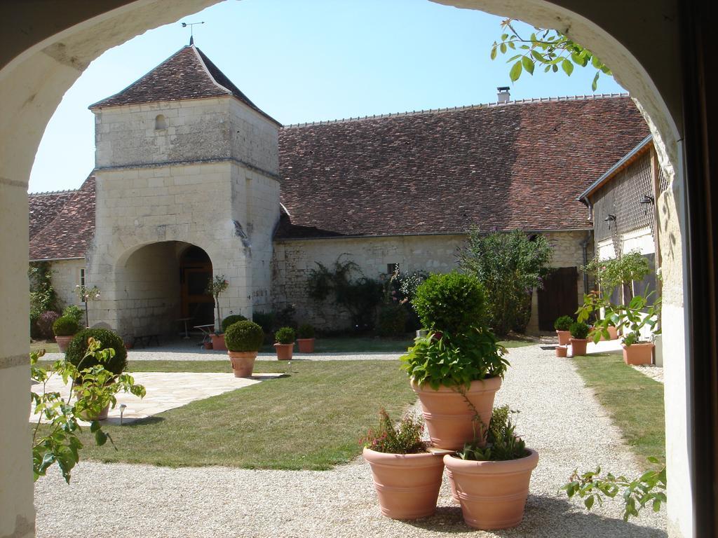 Manoir De La Rousselliere Aparthotel Loches Exterior photo