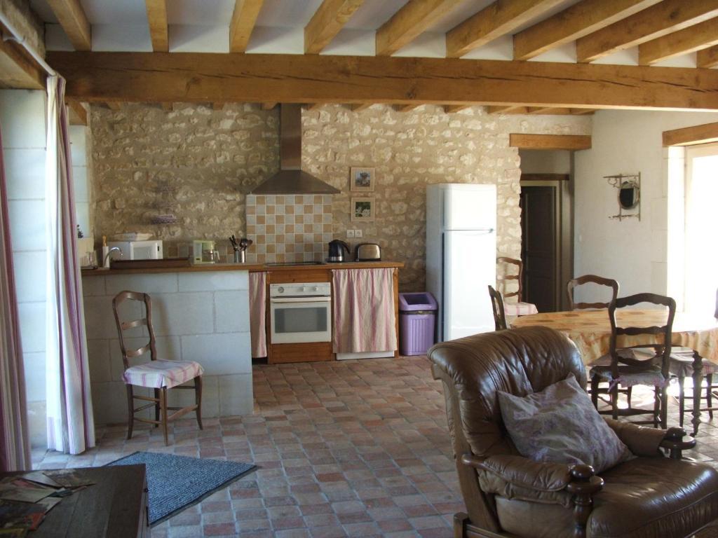 Manoir De La Rousselliere Aparthotel Loches Room photo