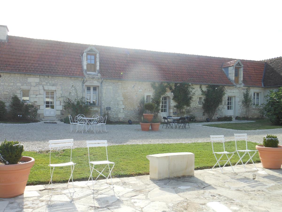 Manoir De La Rousselliere Aparthotel Loches Exterior photo